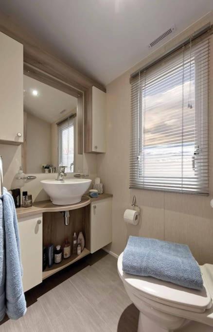 Lagooncombe Modern And Cosy Holiday Home Haverigg Exterior photo